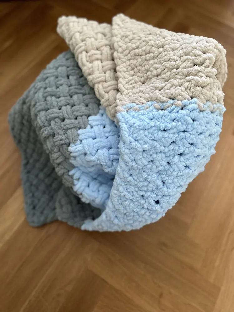 Puffy deka krémově-modro-šedá